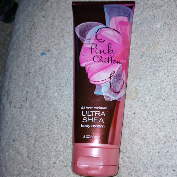 🌼 🛀 Pink Cashmere Body Scrub & Pink Chiffon Body Cream 🛀 - Picture 3 of 5